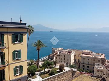 3 LOCALI A NAPOLI