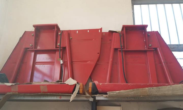 Parafanghi con telaio nuovi originali Massey fergu