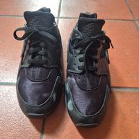 scarpe Nike air haurache nera