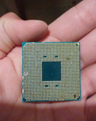 Ryzen 5 2600 Processore e dissipatore a torre