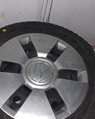 4 cerchi  con copri cerchio  per wolkswagen 