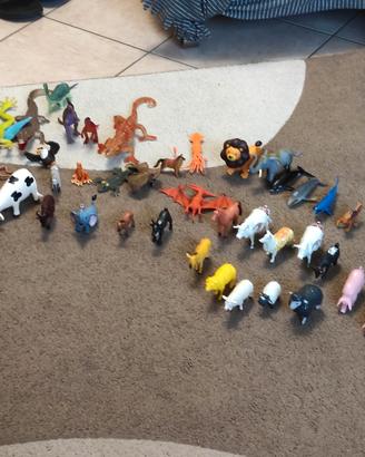 Animali in plastica 