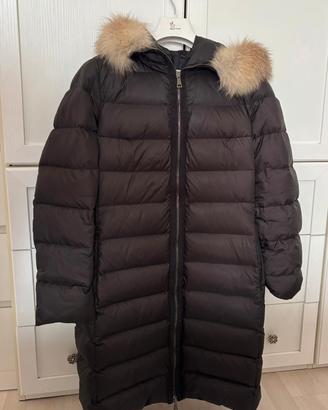 Piumino Moncler donna lungo con pelo