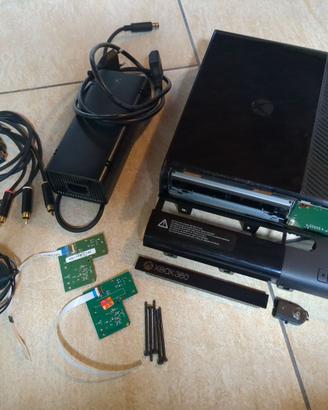 Xbox 360 E (2013) semi-funzionante