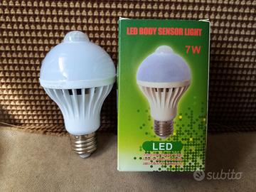 Lampada 7W con sensore di movimento