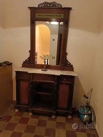 mobile antico con zineffa porta tenda