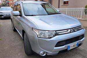 Mitsubishi Outlander 2.2 di-d 4WD 7 p.Automatica