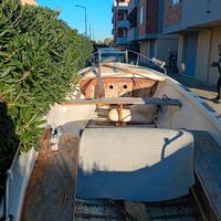 Barca in legno da sistemare.