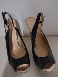 Sandali Guess neri con tacco e cinturino