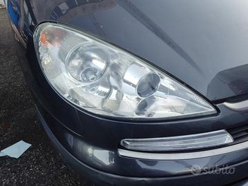 Proiettore destro PEUGEOT 807 del 2006