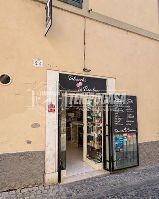 Tabaccheria a Tarquinia Via Umberto I 1 locali