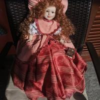 bambola in porcellana