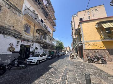 3 LOCALI A NAPOLI