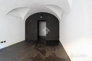 NEGOZIO A PALAZZOLO SULL'OGLIO