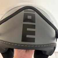 Casco marca mono design
