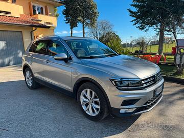 Volkswagen Tiguan full.