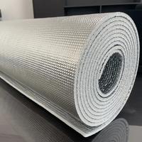 1 rotolo di visiera parasole auto isolata