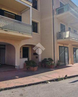 NEGOZIO A VALLEDORIA