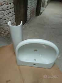 Lavandino con colonna Ideal Standard 