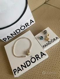 Bracciale Moments con Chiusura a Cuore - Pandora