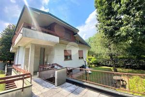 VILLA SINGOLA A PADERNO DUGNANO