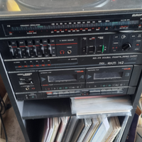 Giradischi stereo con mobile vintage