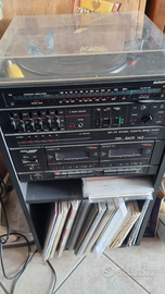 Giradischi stereo con mobile vintage