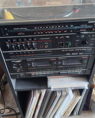 Giradischi stereo con mobile vintage