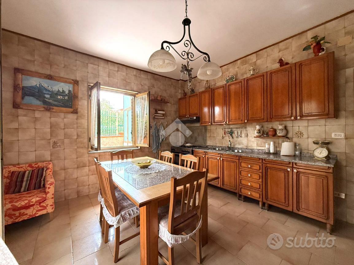 5 LOCALI A CASAVATORE - Vista 4