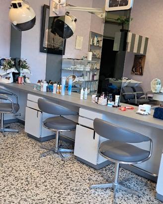 Arredamento per negozio di parrucchiere