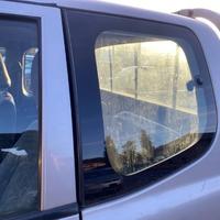 VETRO APRIBILE POST. SINISTRO L200 K64T 2001