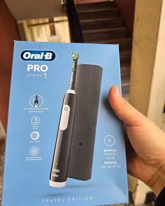 Spazzolino elettrico Oral B (Pro Series 1)