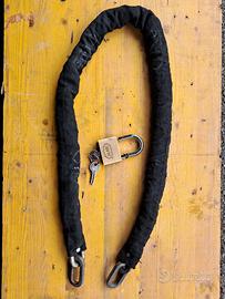 Catena con lucchetto a due chiavi 