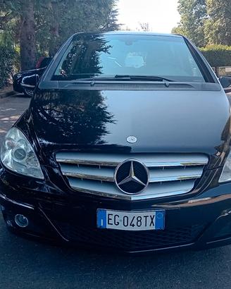 MERCEDES CLASSE B 180 BENZINA DEL 2011