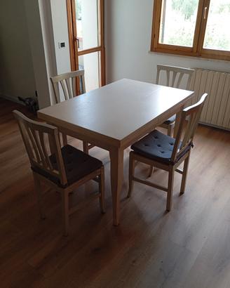 tavolo da cucina e 4 sedie 