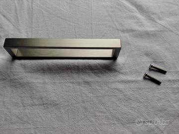 Maniglie in acciaio inox satinato