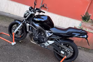 Yamaha FZ6