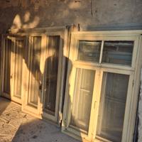 Finestre in legno con vetro – stile rustico