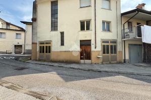 CASA SEMINDIPENDENTE A TRASAGHIS