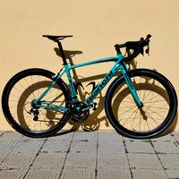Bianchi Intenso full carbonio tg52+ inclusi cerchi