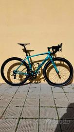 Bianchi Intenso full carbonio tg52+ inclusi cerchi