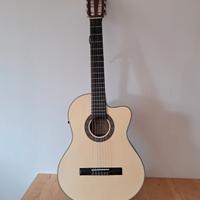 chitarra classica elettrificata Crafter