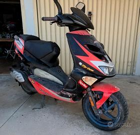 Aprilia SR 50 Replica Troy Corser – 8.400 km