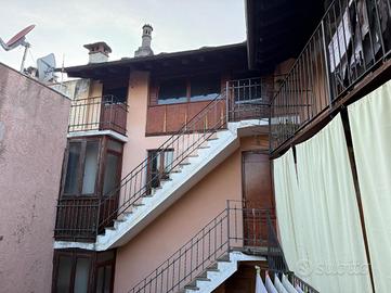 4 LOCALI A LANZO TORINESE