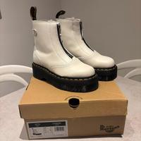 Dr. Martens Jetta
