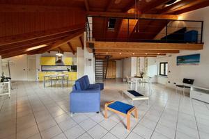 Attico / Mansarda di 158 m² con 2 locali a Andorno