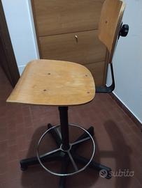 Sgabello industriale vintage regolabile altezza 