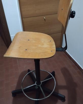 Sgabello industriale vintage regolabile altezza 