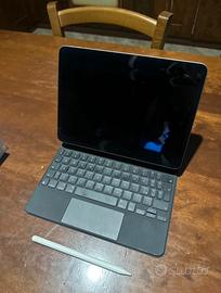 iPad Pro 11” 4ª gen 128GB Wi-Fi+Keyboard+Pencil