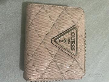 Portafoglio donna Guess